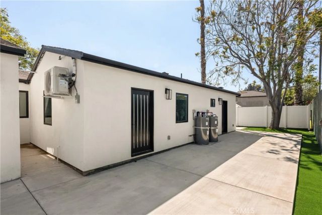 7943 Ledge Avenue, Sun Valley, CA 91352