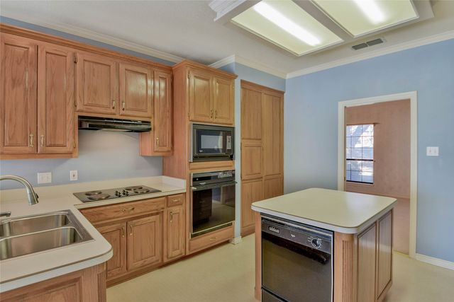 9110 Ravenswood Road, Granbury, TX 76049