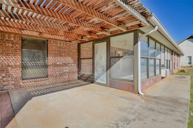 9110 Ravenswood Road, Granbury, TX 76049