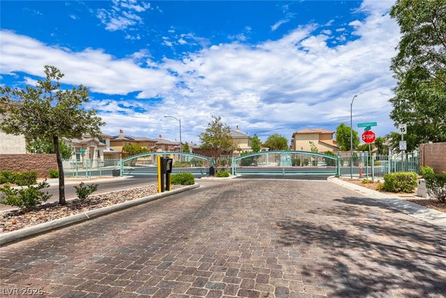 145 Coronation Avenue, Las Vegas, NV 89123