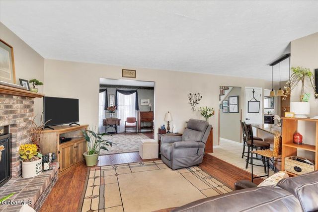 52 Old Birch Lane, Colonie, NY 12205