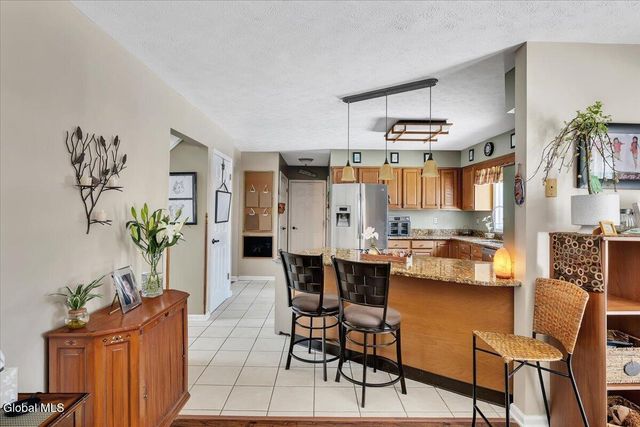 52 Old Birch Lane, Colonie, NY 12205