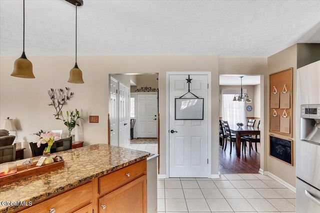 52 Old Birch Lane, Colonie, NY 12205