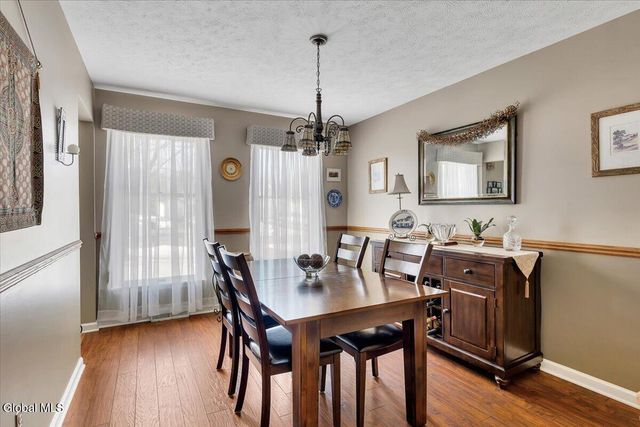 52 Old Birch Lane, Colonie, NY 12205