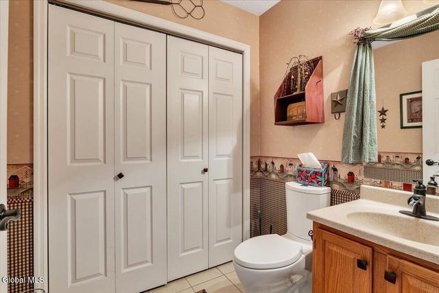 52 Old Birch Lane, Colonie, NY 12205