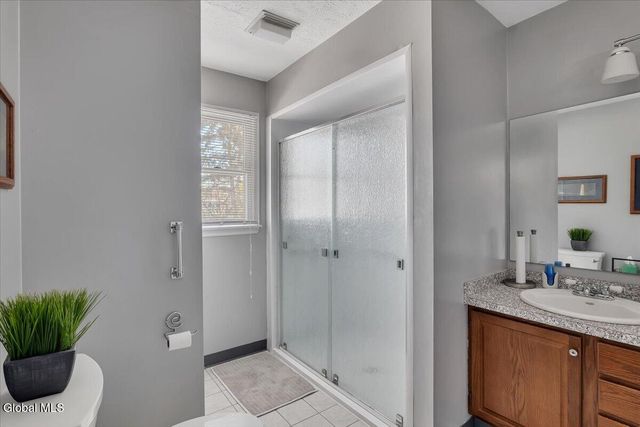 52 Old Birch Lane, Colonie, NY 12205