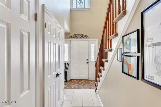 52 Old Birch Lane, Colonie, NY 12205