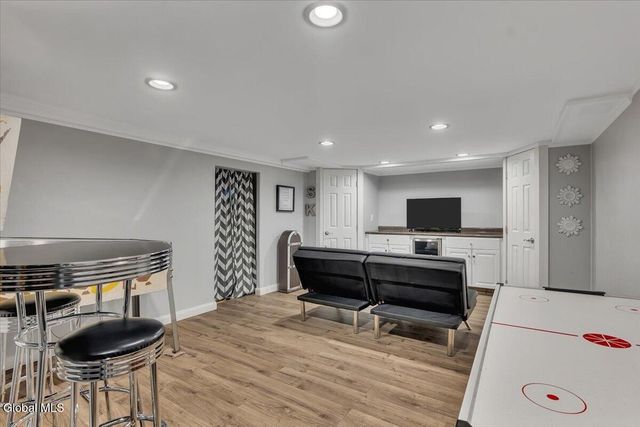 52 Old Birch Lane, Colonie, NY 12205