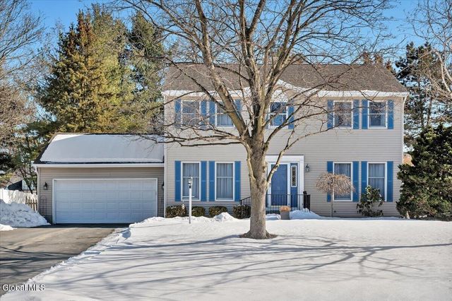 52 Old Birch Lane, Colonie, NY 12205