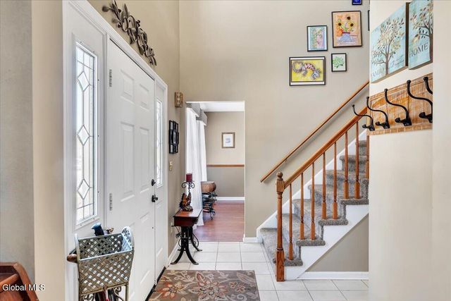 52 Old Birch Lane, Colonie, NY 12205