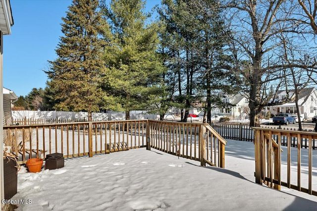 52 Old Birch Lane, Colonie, NY 12205