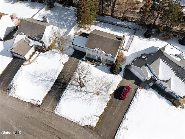 52 Old Birch Lane, Colonie, NY 12205