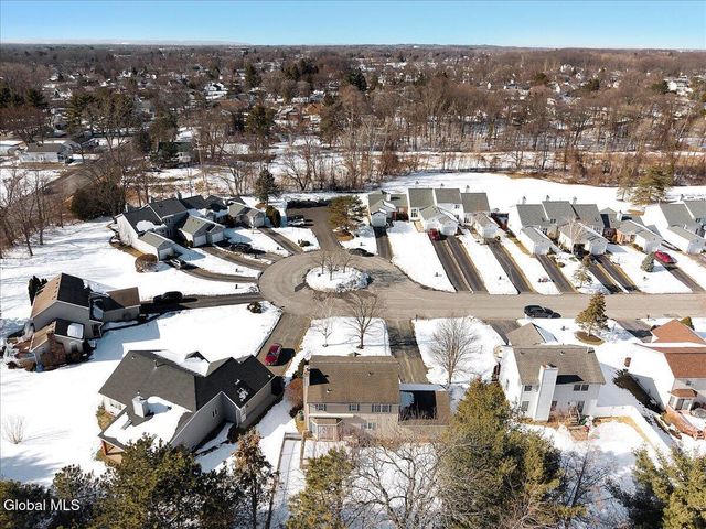 52 Old Birch Lane, Colonie, NY 12205