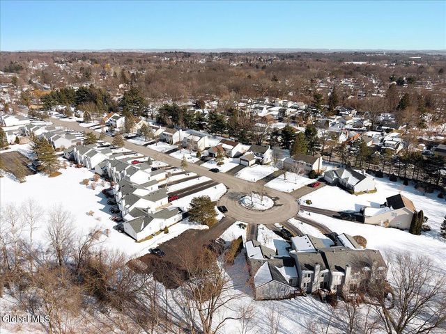 52 Old Birch Lane, Colonie, NY 12205