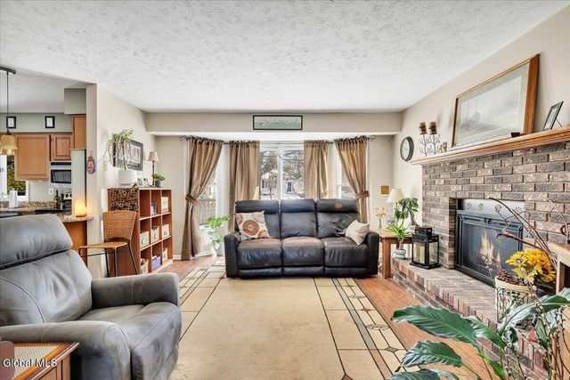 52 Old Birch Lane, Colonie, NY 12205