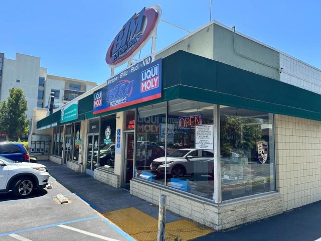 1661 S Bascom Avenue, Campbell, CA 95008