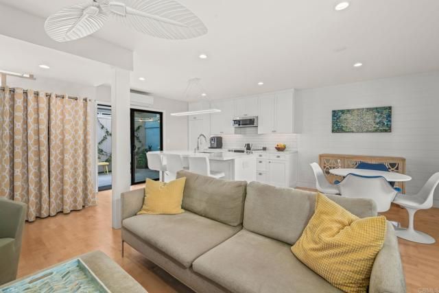 909 Olive Avenue, Coronado, CA 92118