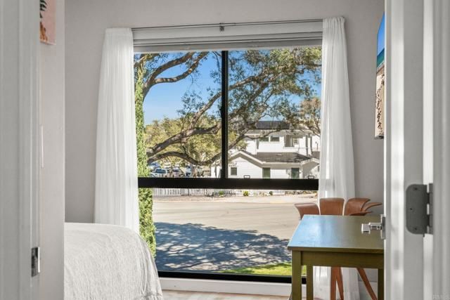 909 Olive Avenue, Coronado, CA 92118