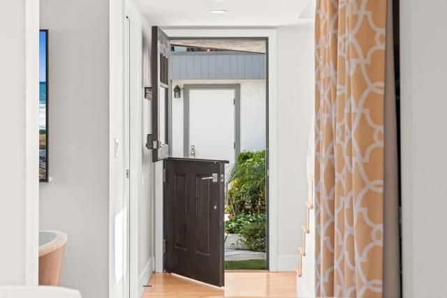 909 Olive Avenue, Coronado, CA 92118