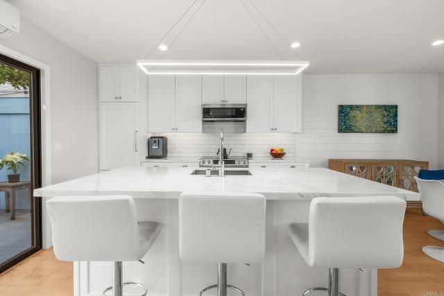 909 Olive Avenue, Coronado, CA 92118