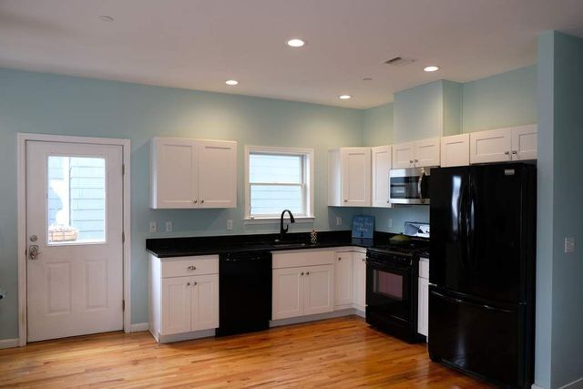 32 Marion Walk, New York City, NY 11697