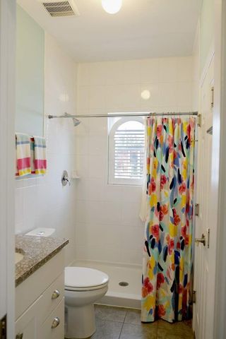 32 Marion Walk, New York City, NY 11697