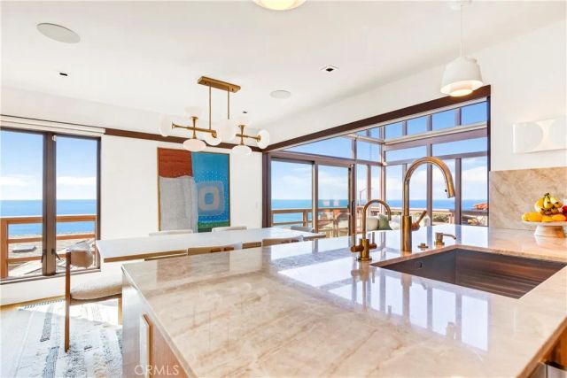 1944 Ocean, Laguna Beach, CA 92651