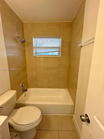 1265 SW 6th St 10, Miami, FL 33135