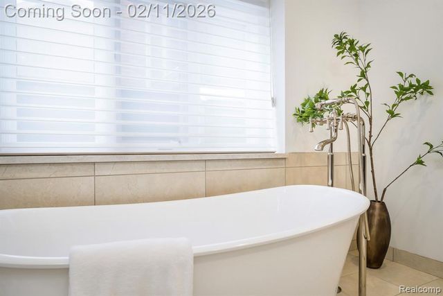 4024 Hidden Woods Drive, Bloomfield Hills, MI 48301