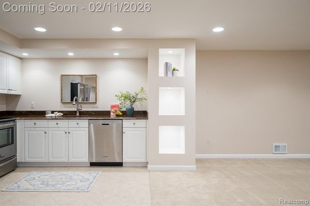 4024 Hidden Woods Drive, Bloomfield Hills, MI 48301