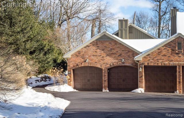 4024 Hidden Woods Drive, Bloomfield Hills, MI 48301