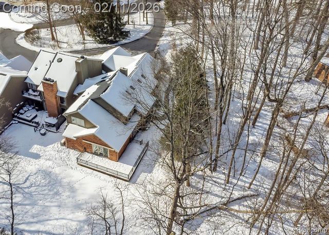 4024 Hidden Woods Drive, Bloomfield Hills, MI 48301