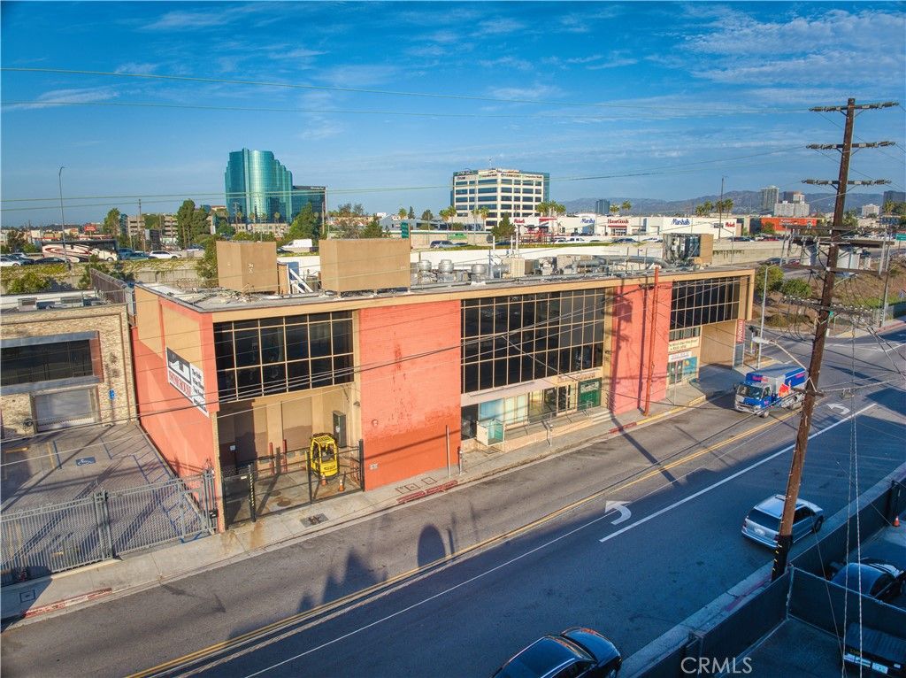 2311 Cotner Avenue, Los Angeles, CA 90064 — photo 2