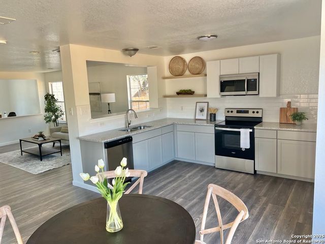 11647 Liberty Field, San Antonio, TX 78254