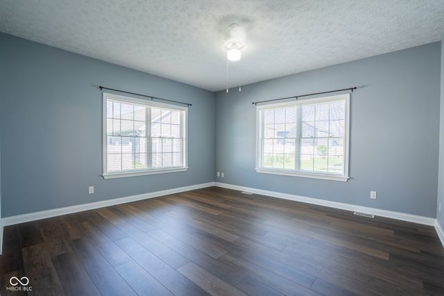 2023 Red Oak Court, Shelbyville, IN 46176