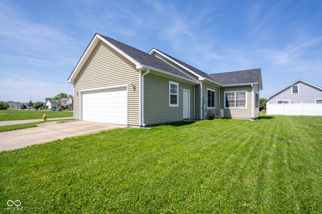 2023 Red Oak Court, Shelbyville, IN 46176