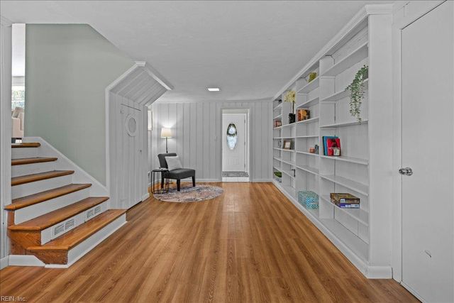 4608 Thoroughgood DR, Virginia Beach, VA 23455