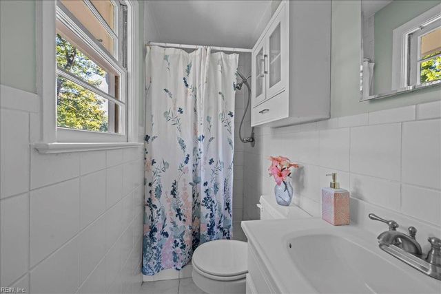 4608 Thoroughgood DR, Virginia Beach, VA 23455