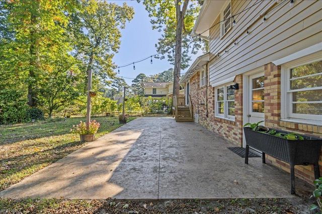 4608 Thoroughgood DR, Virginia Beach, VA 23455