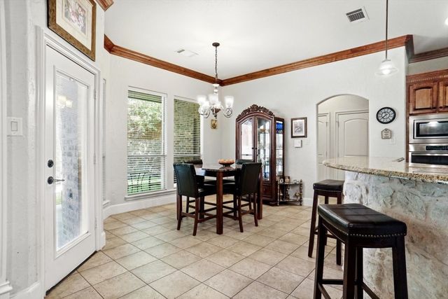 620 Highview Lane, Hurst, TX 76054