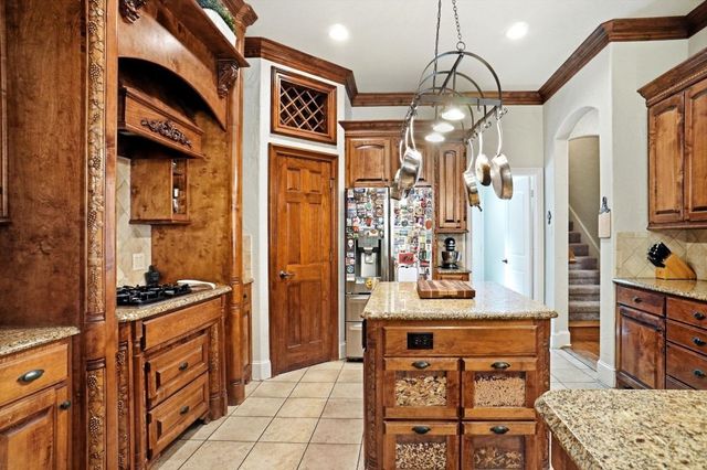 620 Highview Lane, Hurst, TX 76054