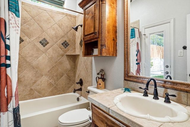 620 Highview Lane, Hurst, TX 76054