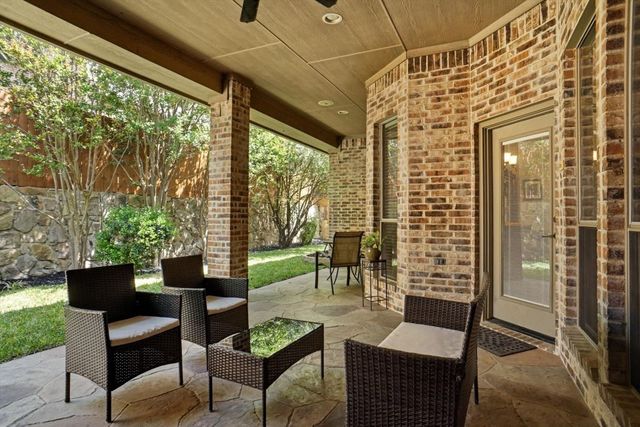 620 Highview Lane, Hurst, TX 76054