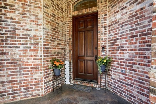 620 Highview Lane, Hurst, TX 76054