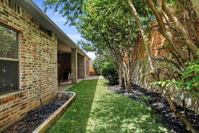 620 Highview Lane, Hurst, TX 76054