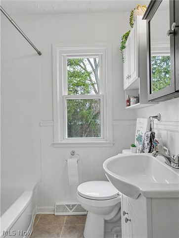 2549 26th Street, Cuyahoga Falls, OH 44223