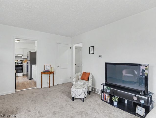 2549 26th Street, Cuyahoga Falls, OH 44223