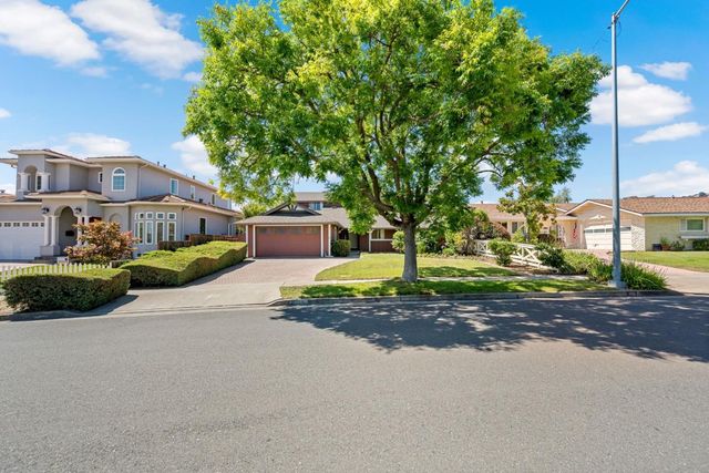 7864 Belknap Drive, Cupertino, CA 95014