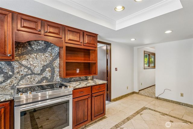 884 Kamus Place, Fox Island, WA 98333