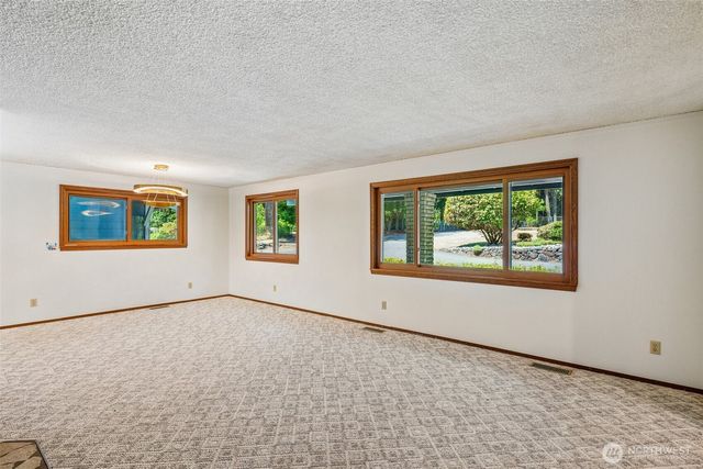 884 Kamus Place, Fox Island, WA 98333